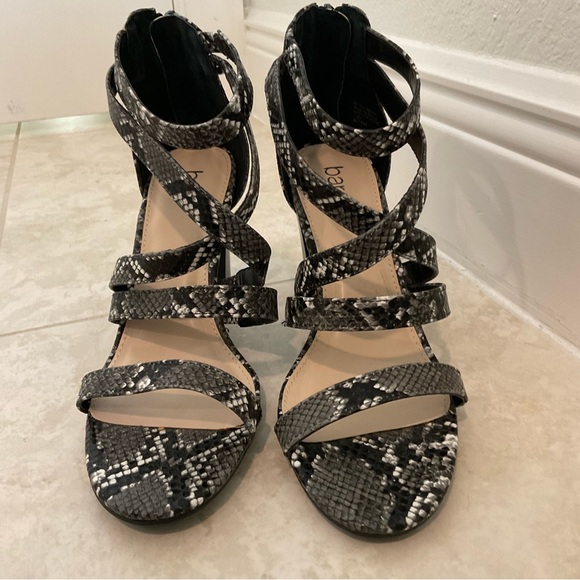 Bar III Sandals Blythe snake python print ankle strap block heels NWOT - Picture 5 of 12